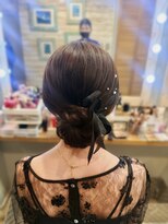 パシャ(Pasha)&nbsp;シンプルシニョンスタイル