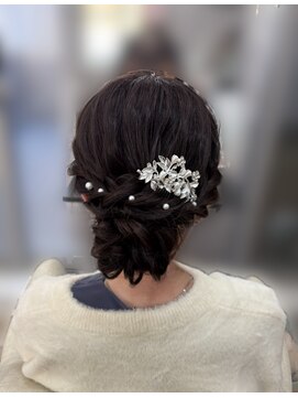 エルディ 大宮(eldy) シニヨン