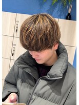 アース 郡山コスモス通り店(HAIR&MAKE EARTH)&nbsp;ゴールドハイライトのメンズマッシュ