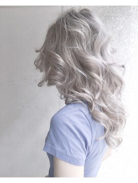 ヘアーアンドアトリエ マール(Hair&Atelier Marl) 【Marl】ホワイトグレーのグラデーションカラー
