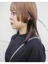 ビビト(bibito)&nbsp;bibito ツーブロックロングヘア　ブロックカットインナーカラー