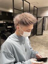 アンダーバーホワイト(_WHITE)&nbsp;黒髪バージョンもかっこいいですよ　アップバング