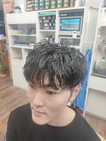 トリイ(TORII) パーマの名残を活かした2ブロマッシュショート