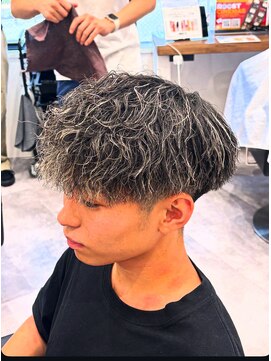 ルーストデラックス 京都河原町三条(ROOST dx) ホワイトメッシュツイストスパイラル