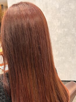 一人一人のお悩みや希望に合わせた厳選トリートメントでうるツヤの仕上がりに。日々のお手入れが楽しくなる