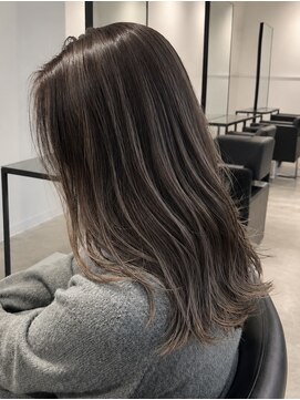 フォト 新宿(foto) アッシュカラーグレージュハイライト