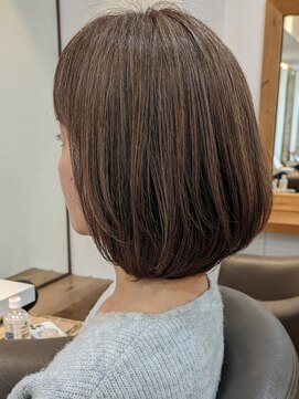 ヘアスタジオルース(HAIR STUDIO LUZ) 40代50代60代の大人ボブ/白髪ぼかしハイライト/堀江/北堀江