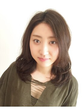 ジェム デザイン ヘアサロン(gem Design Hair Salon) ミディアム