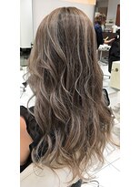 ケンジ 平塚 アネッタ(KENJE annetta)&nbsp;小顔効果抜群★3Dハイライト★シルバーアッシュ