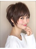 耳かけ・顔周りのカットで小顔ショートに変身!