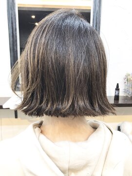 エトネ ヘアーサロン 仙台駅前(eTONe hair salon) 【30代からオススメ】大人の切りっぱなしボブ