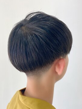 エガク(egaku) ナチュラルモード刈り上げマッシュ