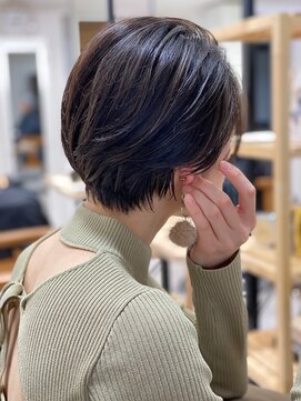 クラン 岡本(Chlan) 小顔ひし形シルエット◎まんまるくびれショート