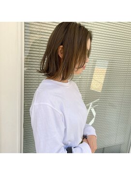 ミント(mint) 軽めボブ/切りっぱなしボブ/オリーブグレージュ/くすみカラー