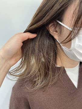 イタクラ 女池店(ITAKURA) 顔周りのハイライト