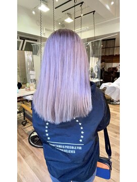 ハグ 横浜(HUG) ハイトーンブリーチ ホワイトピンク