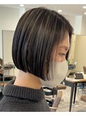 ミニボブコントラストハイライトベース暗めグレージュ
