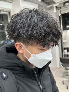 フィフス 天神大名(fifth) ツイストスパイラルパーマツーブロック刈り上げメンズマッシュ