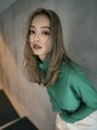 ログ オモテサンドウ(L.O.G OMOTESANDO) ハイトーンベージュにバランス良くレイヤー。