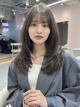 グロー 大宮(GLROW) □ 韓国大宮顔周りレイヤーカットハッシュカットワンホンヘア