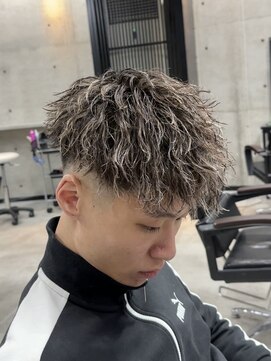 イーラ(era) ツイスパ短髪パーマ/メンズ/刈り上げ/眉毛/ツイスト