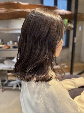 ニーイチイチ(211) オリーブブラウン/暗めカラー/くびれヘア