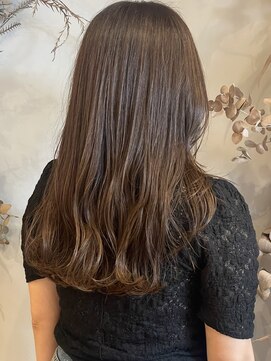 ヒトイロ(hitoiro) ナチュラルベージュ×柔らかロングヘア