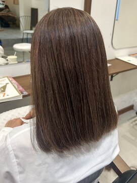 ルイ(ROUIS produced by LUCK 津田沼) ROUIS津田沼 白髪ぼかしハイライト