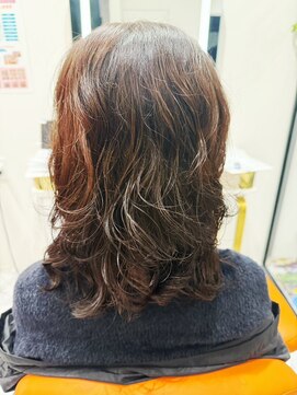 韓国コテ巻き風大カールのコスメパーマ