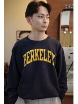 エディ(Edy) メンズセンターパートニュアンスパーマ刈り上げブラウンカラー