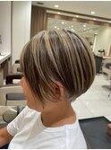 耳周りすっきりショートボブ