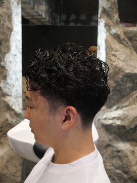 チルチェア 横浜(CHILL CHAIR) taper fade × perm