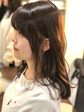 エカキラナ(eka kiranah) ゆるふわセミロングカット！パープルラベンダーカラー！