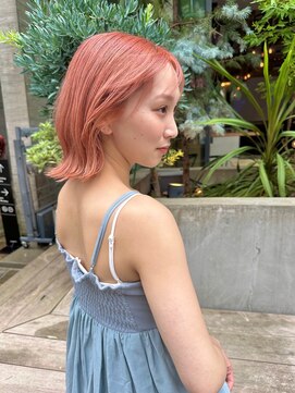 リア(li‘a) 【li'a】コーラルピンク × 外はねボブ