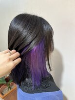 アズール 草加(azule) インナーカラーイヤリングカラー パープル ツヤ髪スタイル