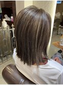 重くないミディアム切りっぱなしにハイライト　　[栃木/宇都宮]