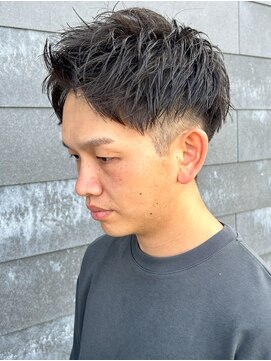 ヒュイル バイ ニアウ(Hwyl by Niau) メンズマッシュセンターパートスパイラルパーマニュアンスパーマ