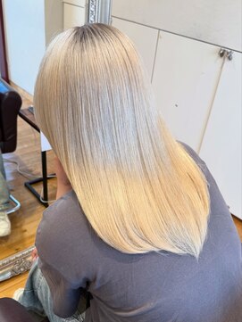 ルッツ(Lutz. hair design) 【髪質改善ブリーチ】ホワイトブロンド【千代田彩夏】8/3