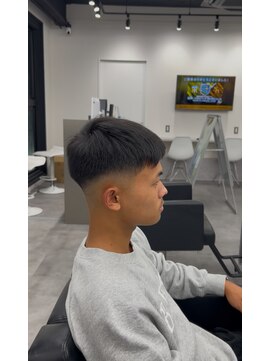 ノイセル 心斎橋(Noisyle) スパイラルパーマフェードカット刈り上げセンターパートS