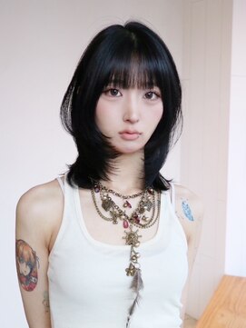 シオン(shion) 黒髪秋色小顔ボブルフ透明感カラーネビージュ_ba535801