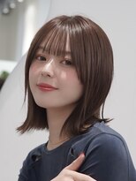 アンアミ オモテサンドウ(Un ami omotesando) くびれミディアムボブのハッシュカットに、シースルーバングとヘ