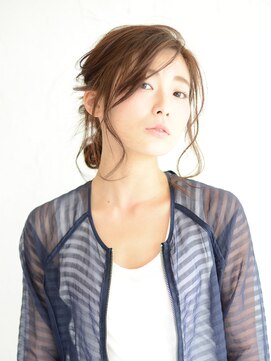 アースコアフュールボーテ 新潟中野山店 (EARTH coiffure beaute) 簡単ねじりアップスタイル【新潟市東区美容室EARTH】