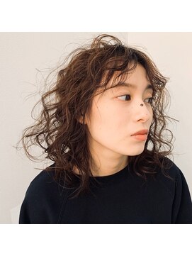 モノクロ(MONOCHRO) 2019A/W スタイル