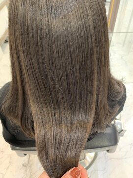 エスカーラ 表参道(THE ESCALA) 髪質改善ベーシックトリートメント【タビラマユミ】