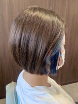 ビスポーク(BESPOKE)&nbsp;かわいいストレート切りっぱなしインナーカラー耳掛け小顔