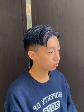 シュシュ 宜野湾店(chou chou) ホワイトメッシュ/ネイビーカラー/メンズメッシュ/刈り上げ