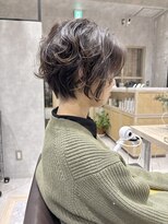 トマト(TOMTO)&nbsp;【RYOHEI】ニュアンスパーマ_レイヤー_ウルフカット_ショート