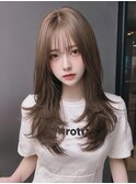 柔らかロングレイヤー × ミルクティーブラウン
