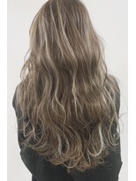 ラフィス ヘアーフラム 難波戎橋2号店(La fith hair flamme)&nbsp;【La fith】 アッシュベージュ×ハイライト