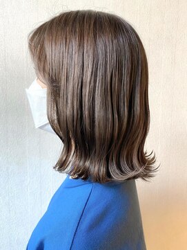 プラグ バイ ネオリーブ(plug by neolive) ぱつっとボブ×ミルクティーベージュ【tomoka】